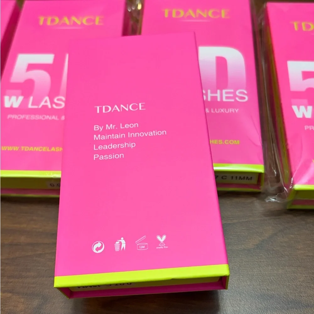 TDANCE W Style 6D Promade Volume Fan Lashes.